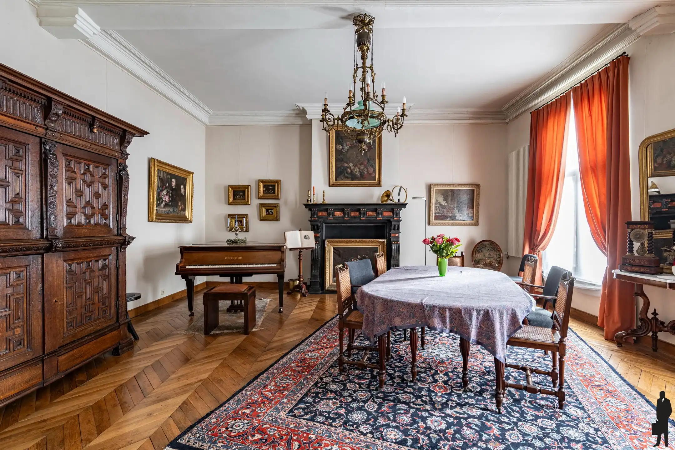 Statig herenhuis met 6 slks, 2 bdks, dubbele garage  foto 4