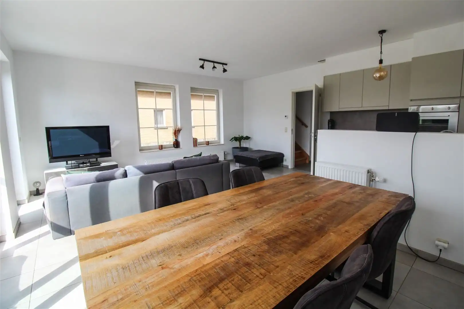 Nieuwbouw halfopen bebouwing met zonnige tuin foto 3