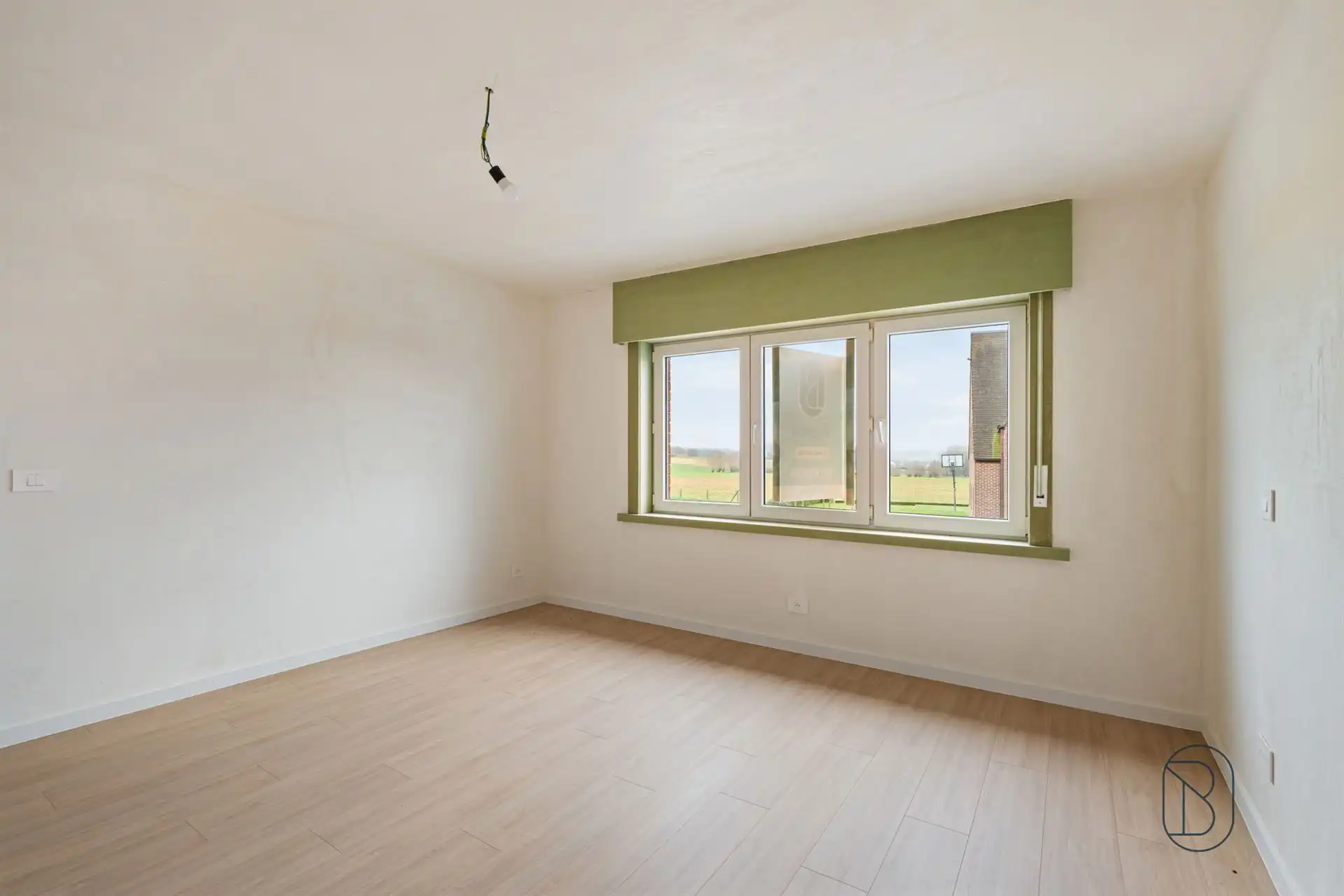 Instapklare woning met tuin en open zicht foto 11