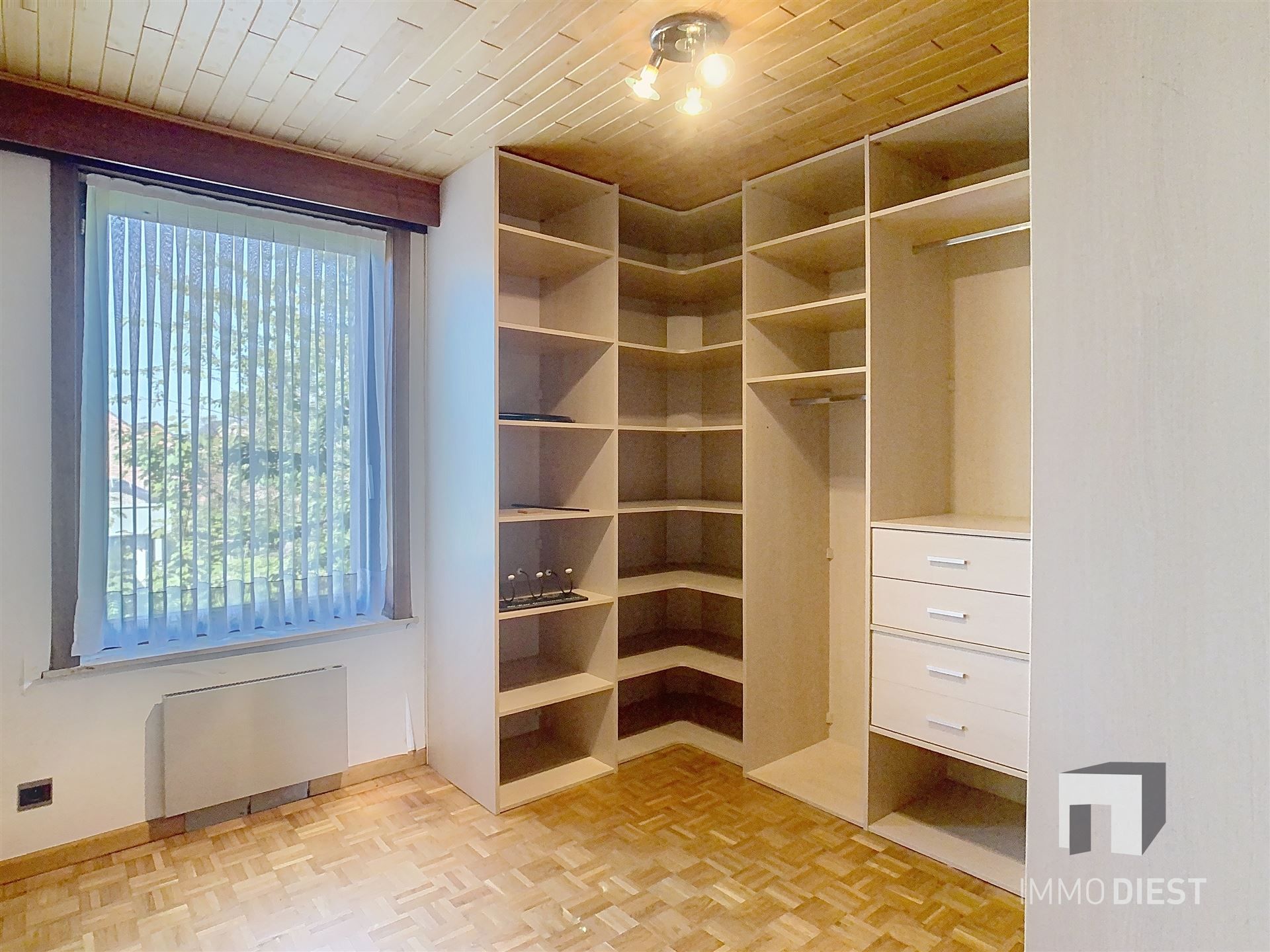 Op te frissen splitlevelwoning met karakter, ruimte en een prachtige tuin op toplocatie! foto 17