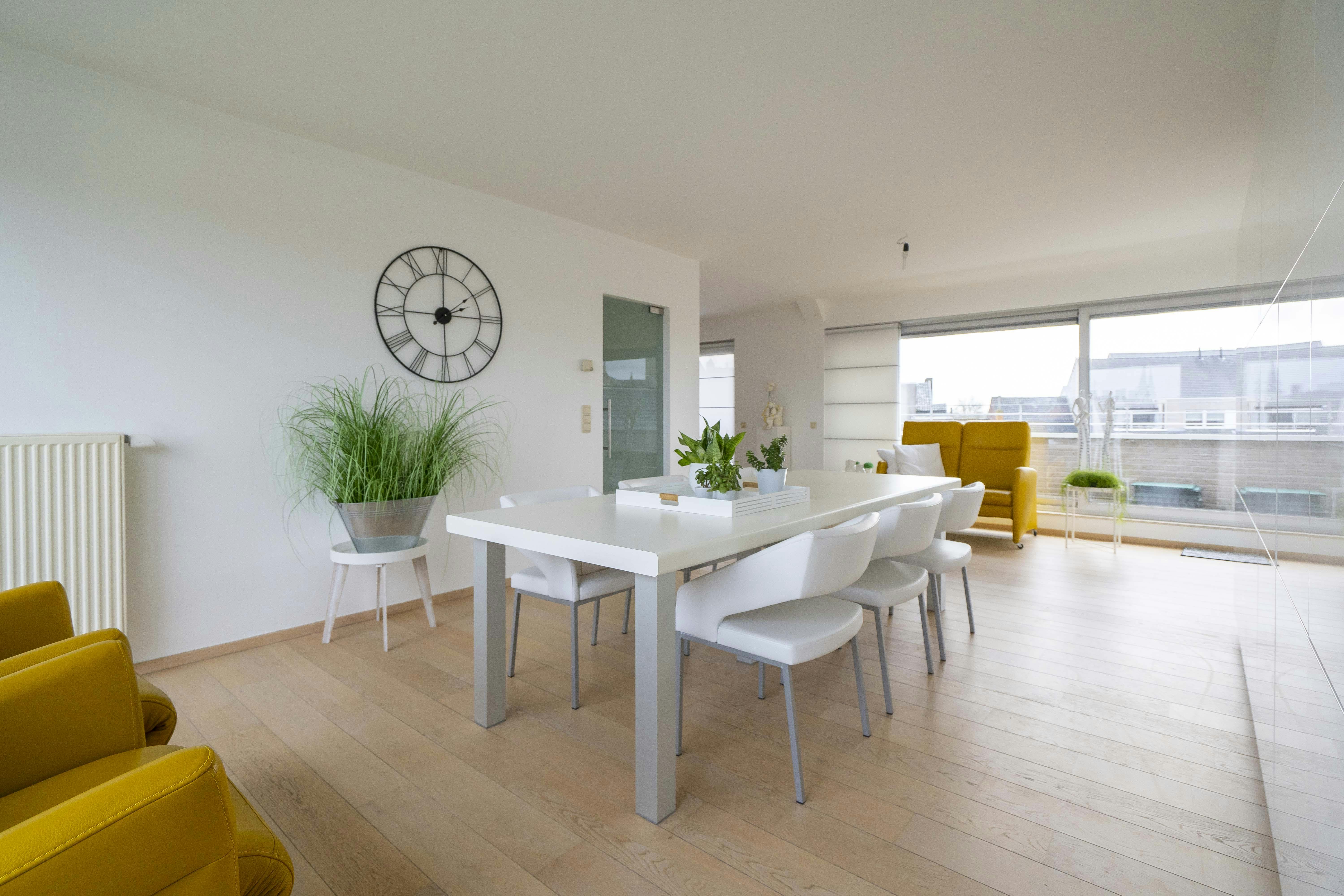 Een uniek duplex-penthouse te koop in het hart van Poperinge foto 2