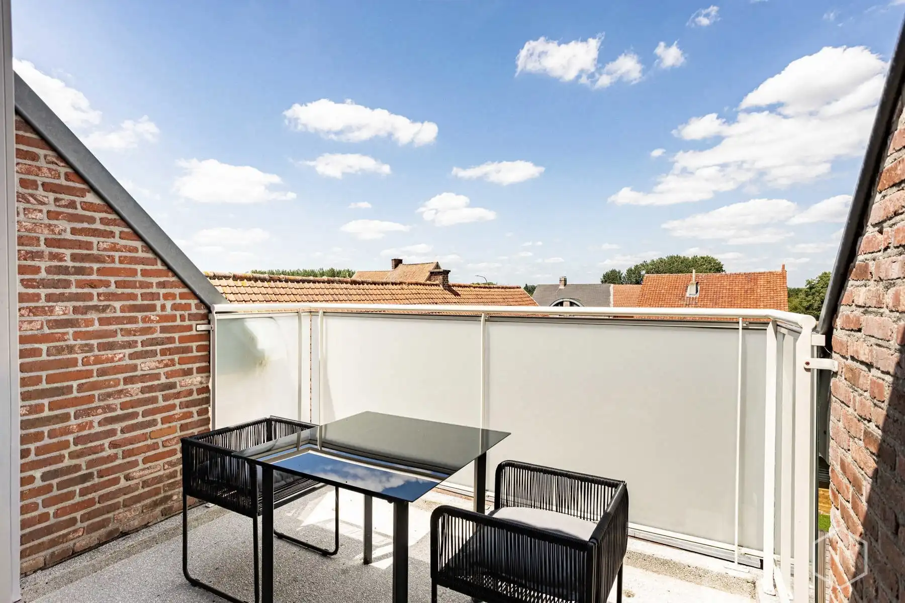 Lichtrijk duplexappartement met 4 slaapkamers en airco's foto 10