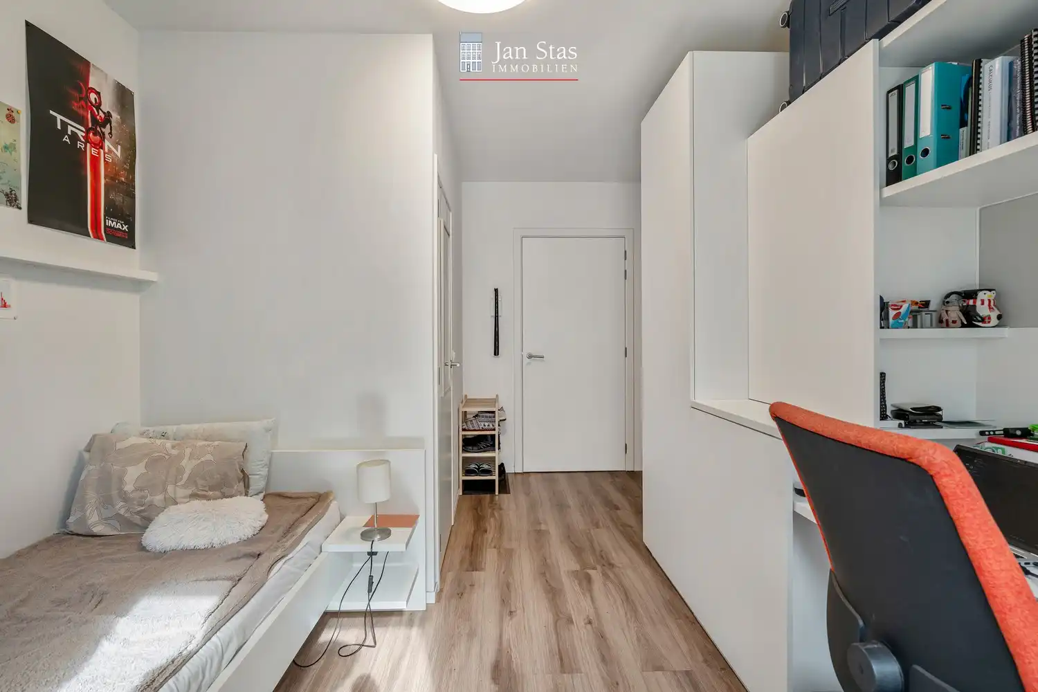 Gemeubelde studentenkamer met eigen sanitair in de recente en luxueuze Residentie DE FLINT te centrum Leuven! foto 7