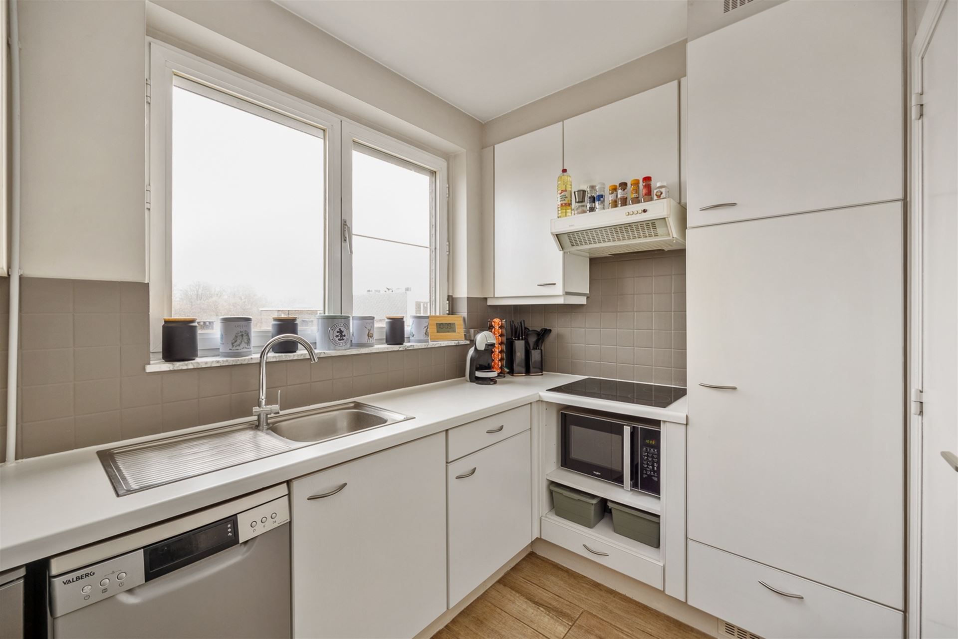Instapklaar Dakappartement met 2 Ruime Terrassen foto 6