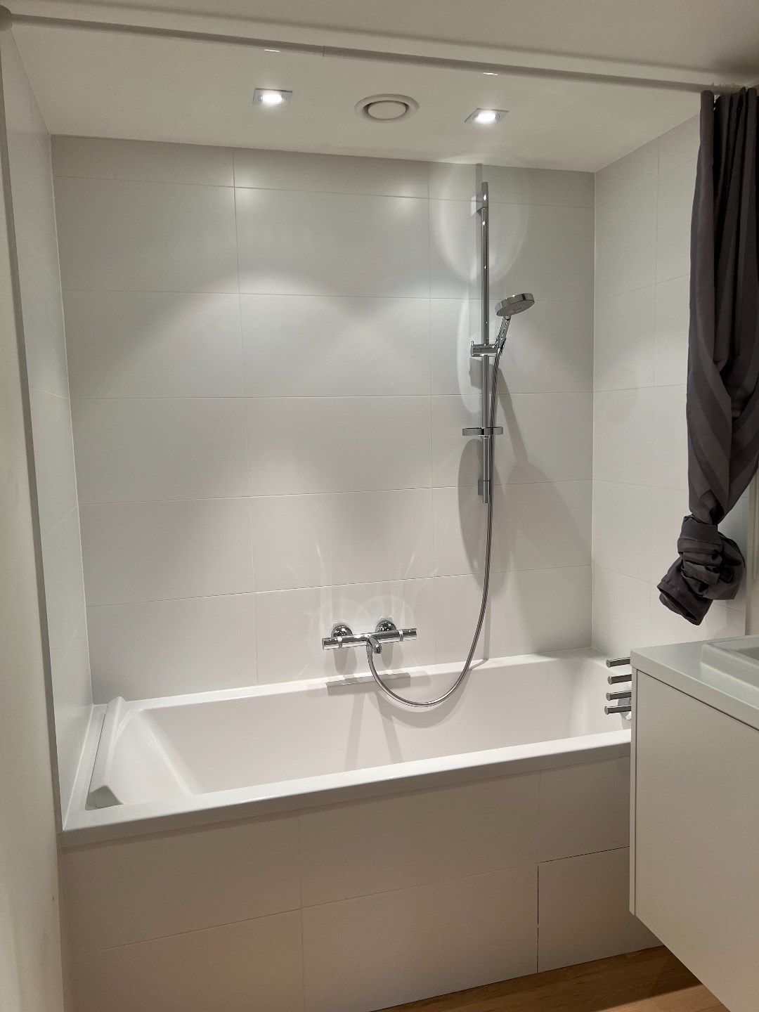 Ruim, modern Handelspand te huur in het centrum van Diest foto 16