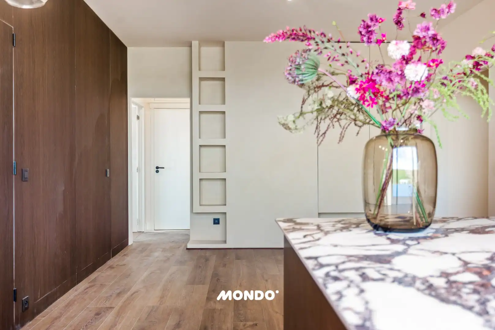 Exclusief appartement met panoramisch zicht op Antwerpen foto 3