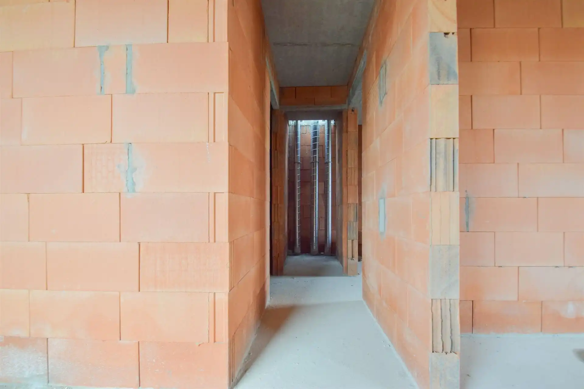 Halfopen nieuwbouw met mog. 4 slpk in een doodlopende straat foto 14