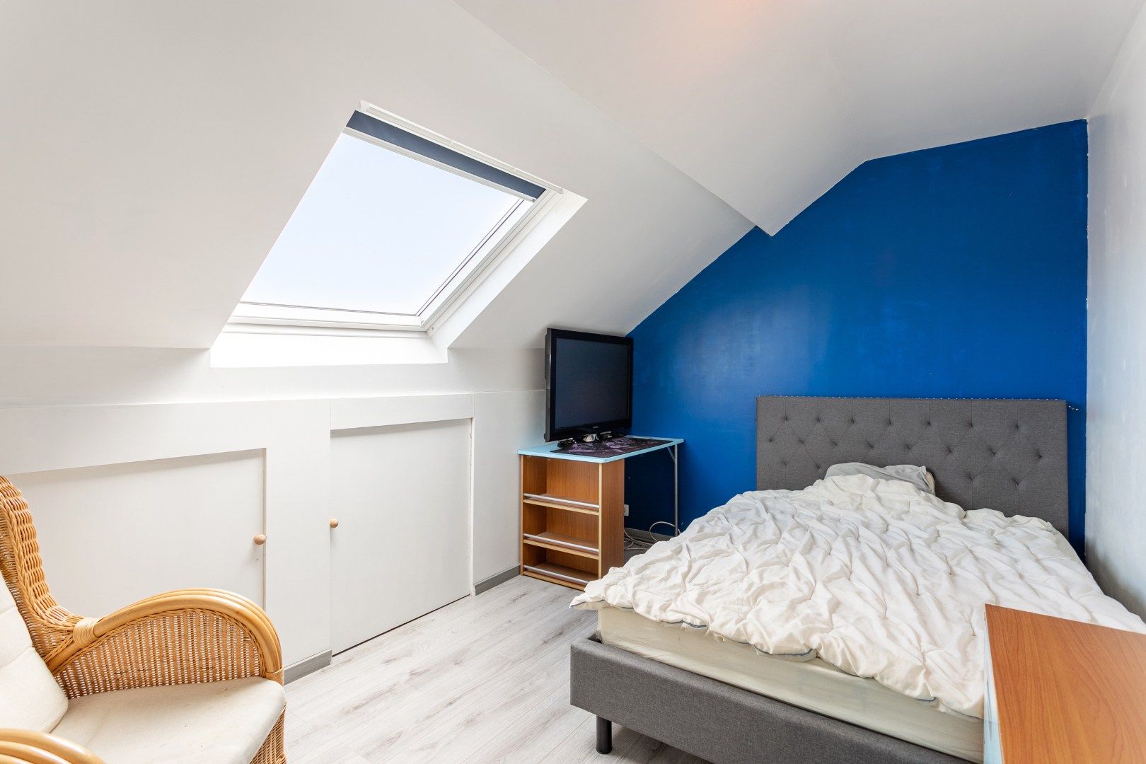 Gerenoveerde woning met 4 slaapkamers en opslagplaats foto 18