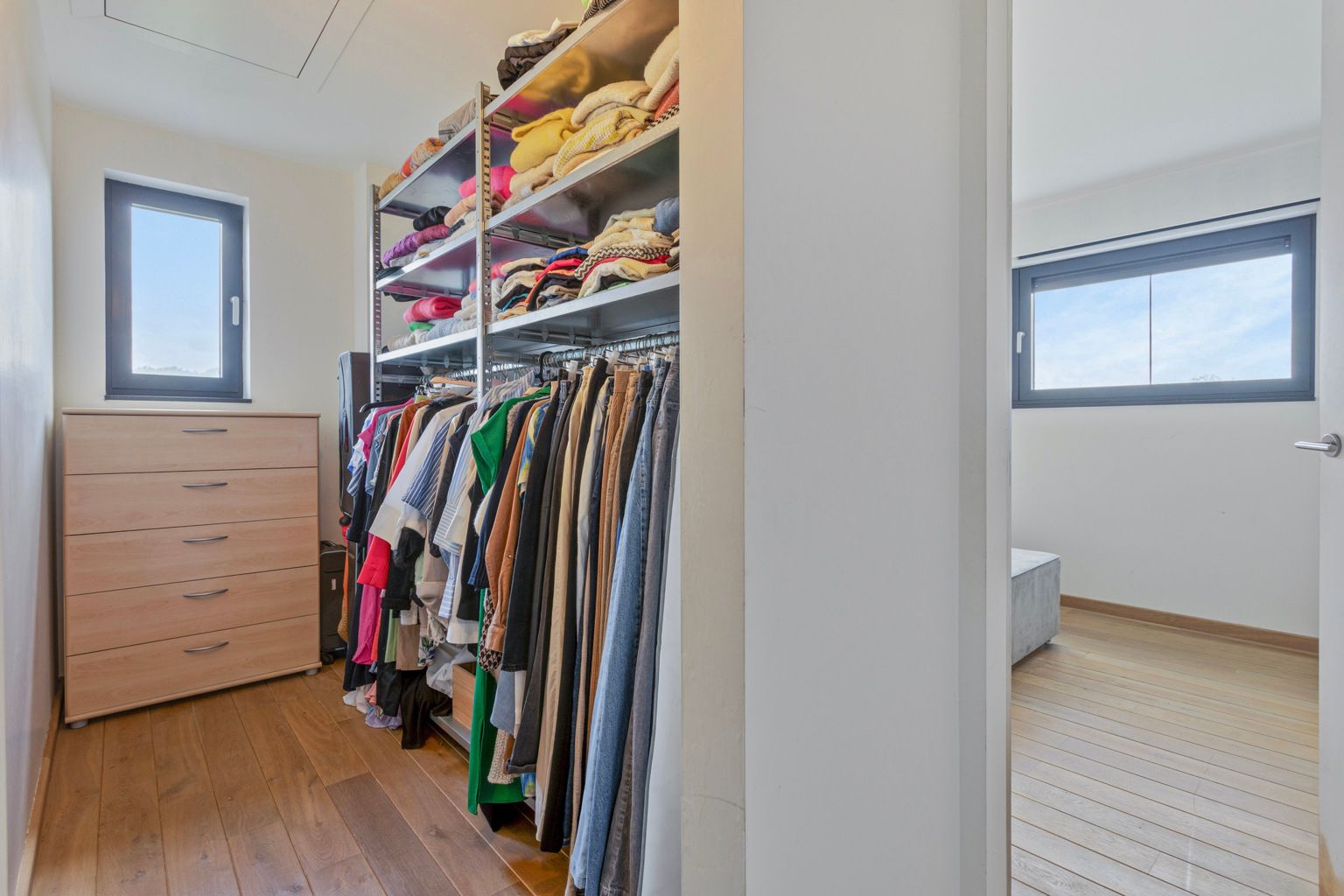 Mooie stijlvolle woning met tuin en achterliggend weiland foto 14