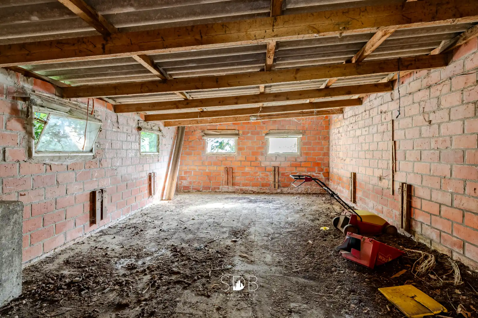 Landelijke hoeve met bijgebouwen en aanpalende graslanden op 14.677m²  foto 17