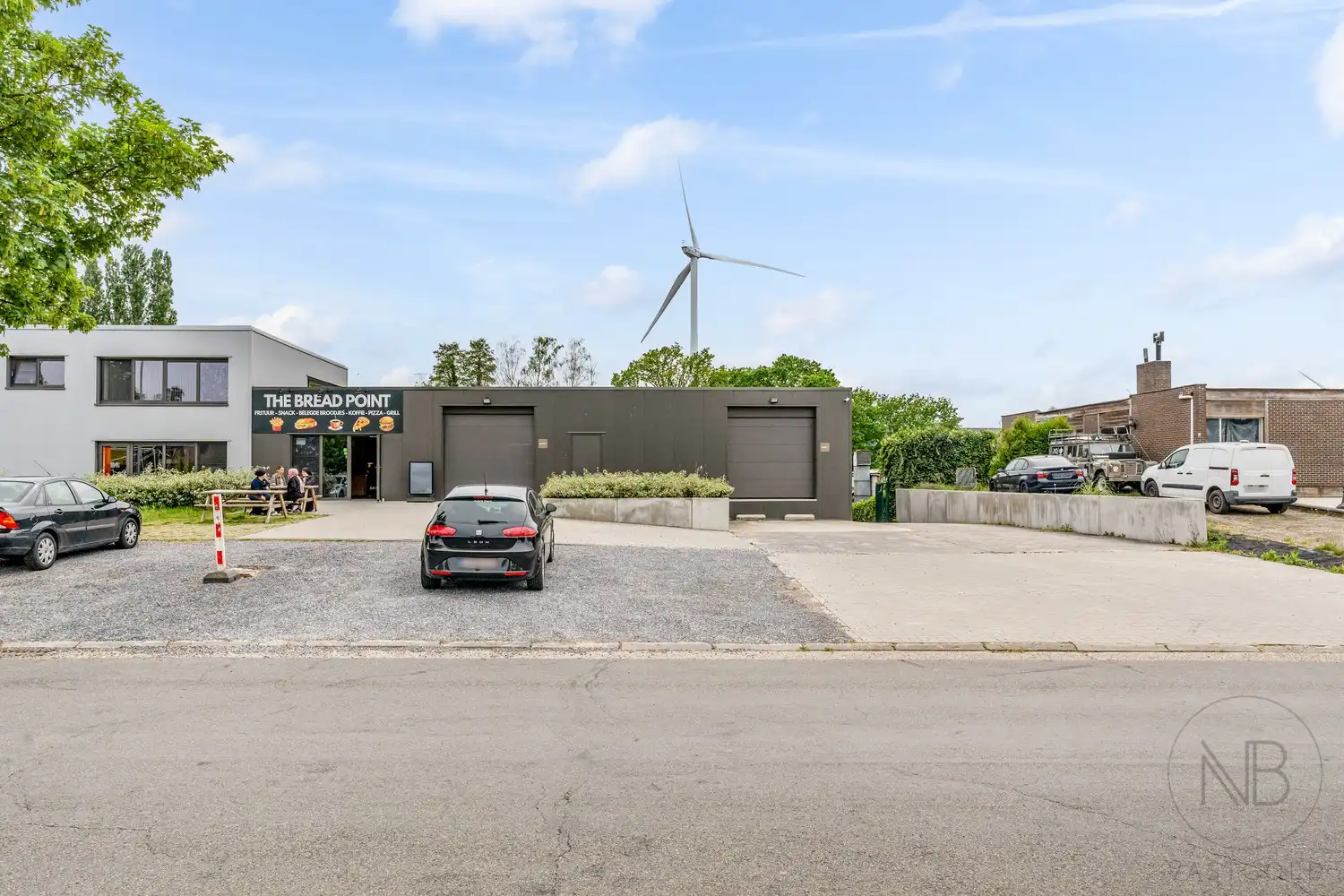 Ruim magazijn van ca. 2.000 m² op toplocatie in Genk-Zuid foto 4
