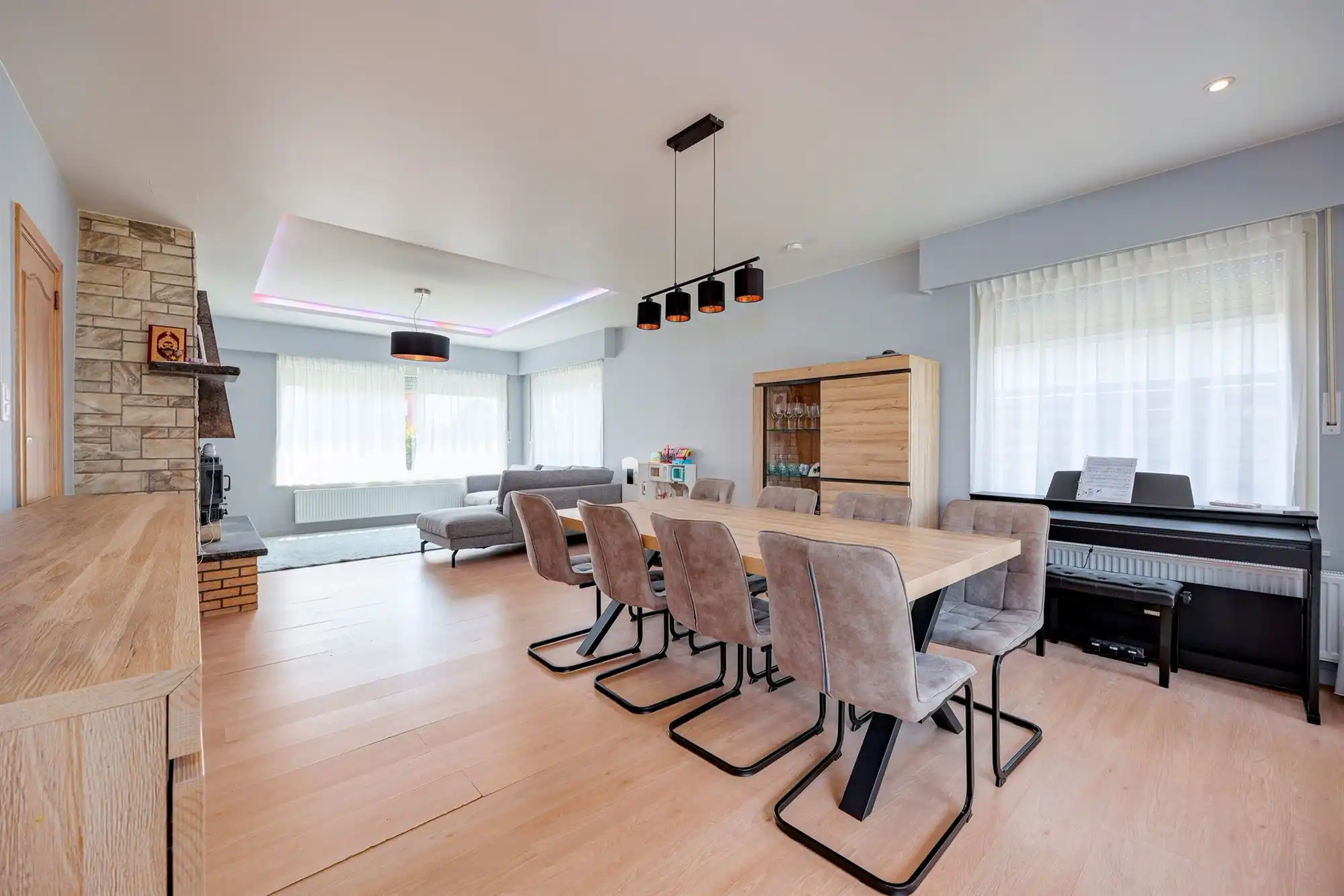Instapklare villa met 3 slaapkamers, ruime tuin en voldoende parking op gunstige locatie! foto 4