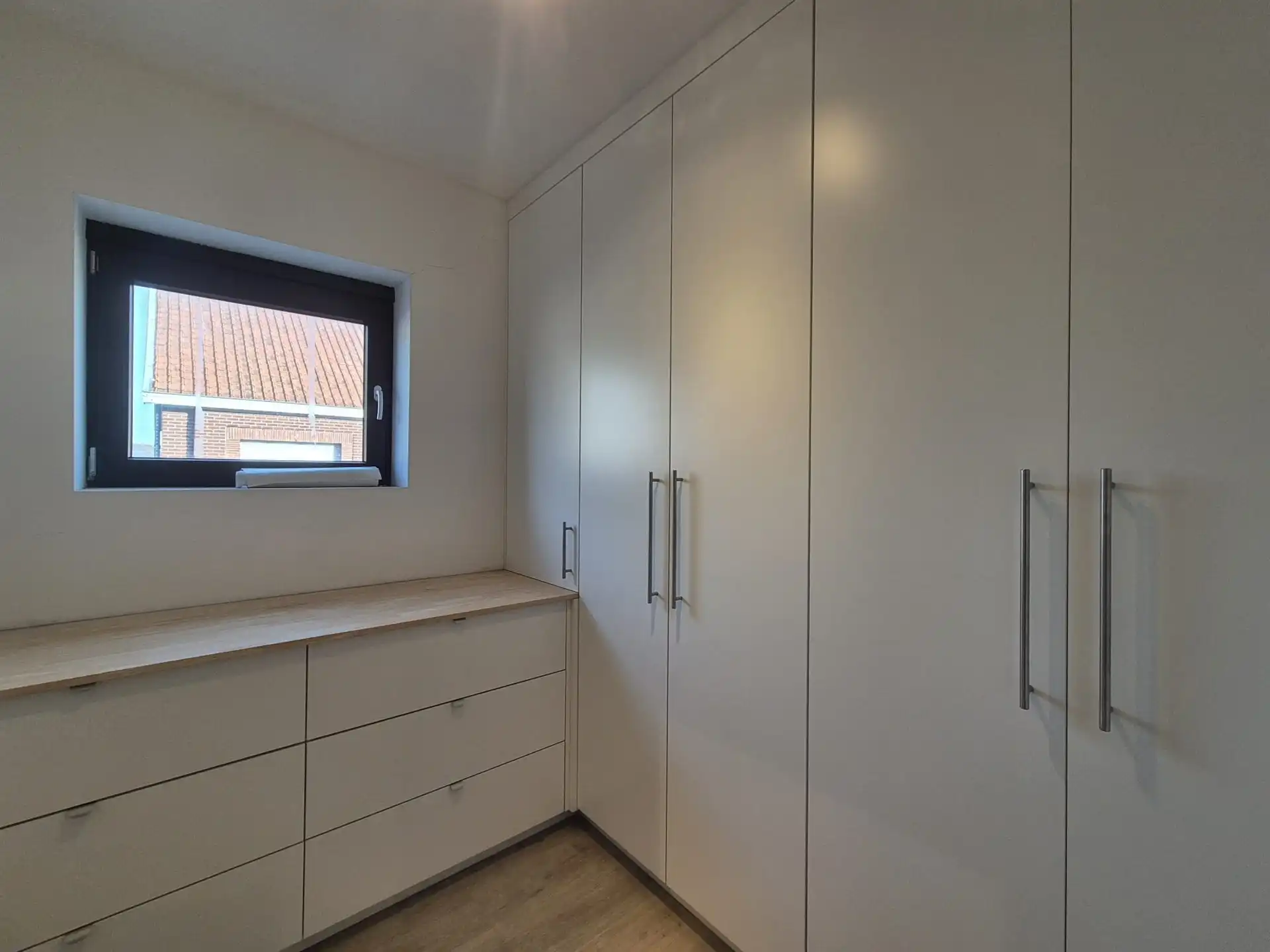 Ruime energiezuinige woning in rustige straat. foto 17