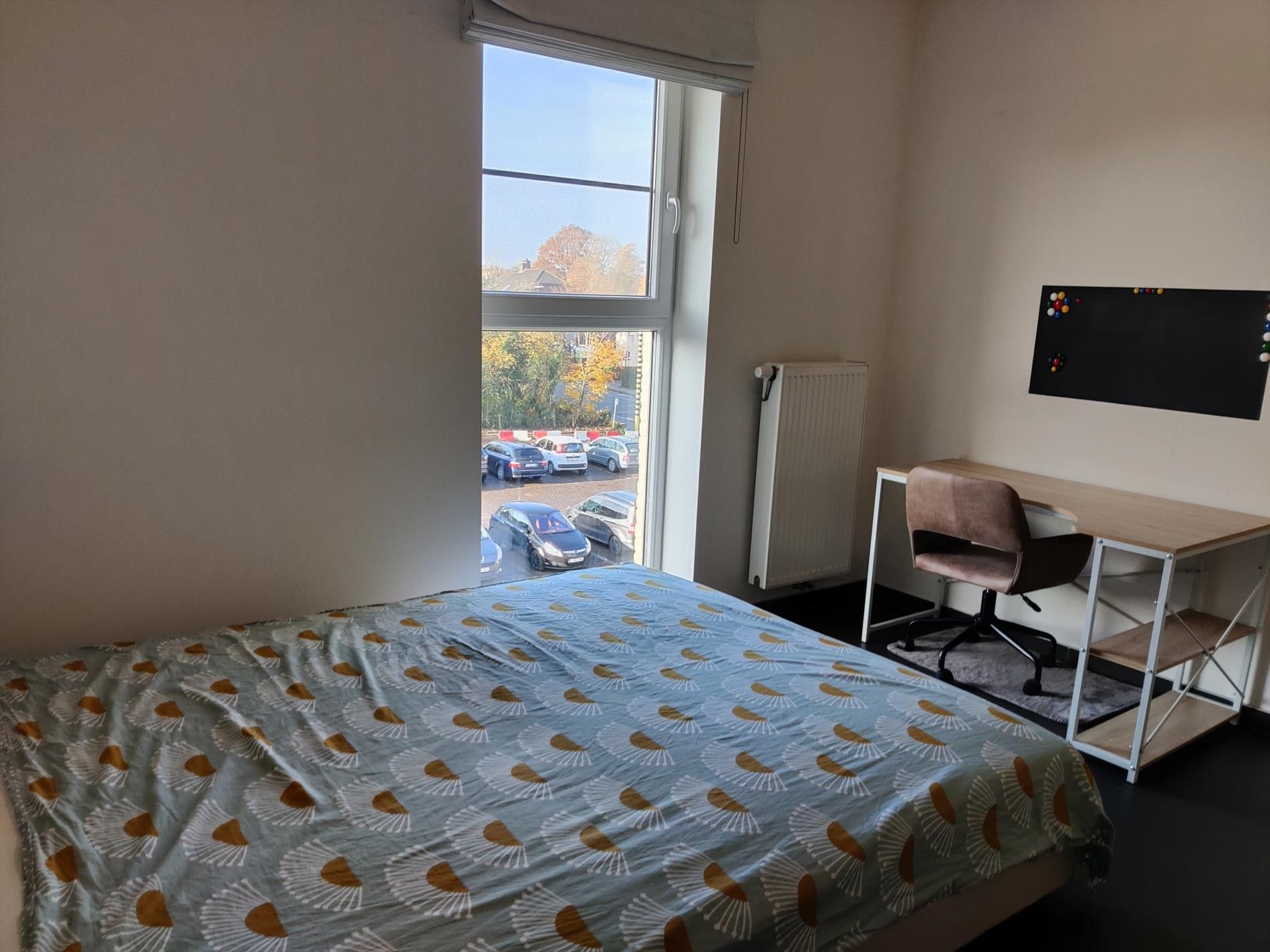 Appartement met 2 slpks en ruim terras, rustig gelegen in Achterbos centrum ! foto 6