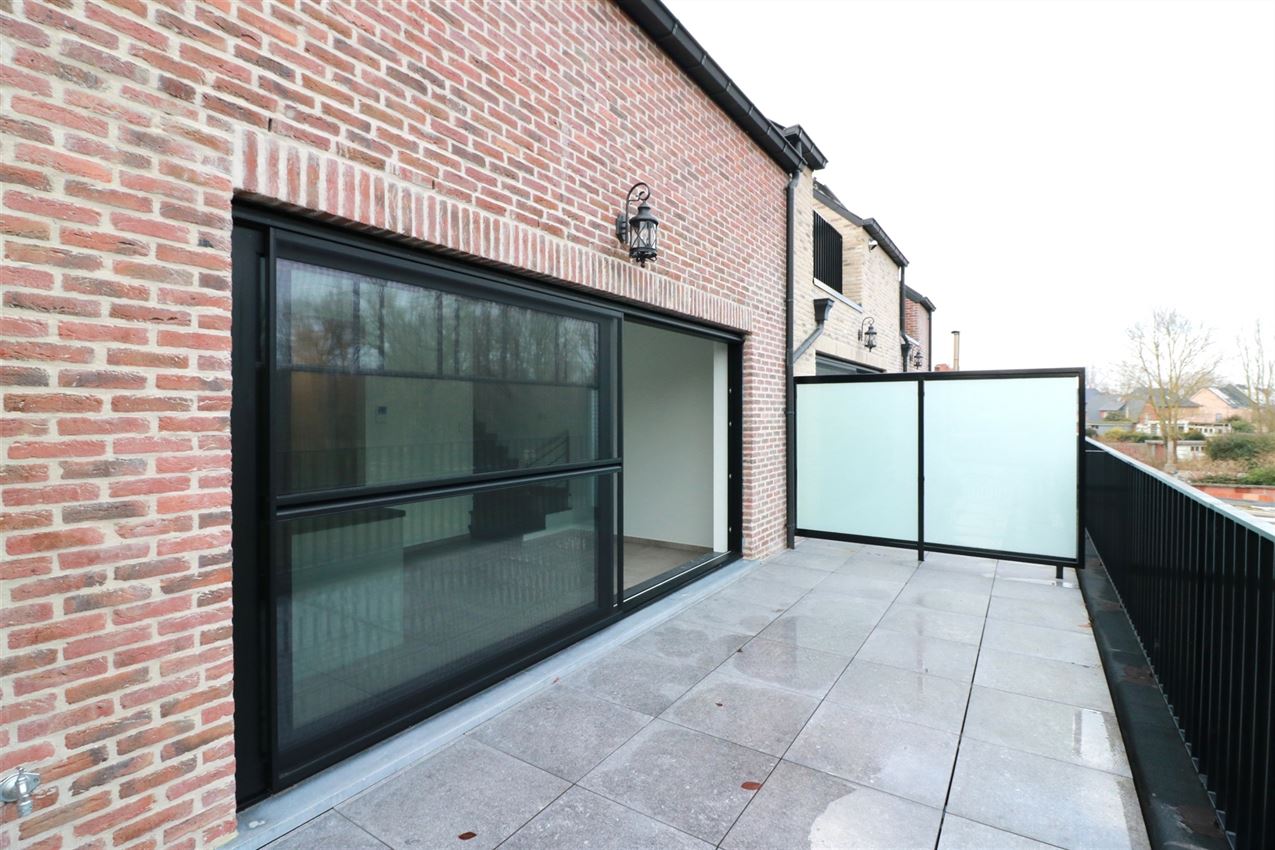 Unieke duplex met twee slpk, terras, autostaanplaats, label A foto 2