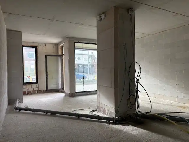 SINT JORIS WINGE HANDELSRUIMTE 71 m2 + terras foto 9