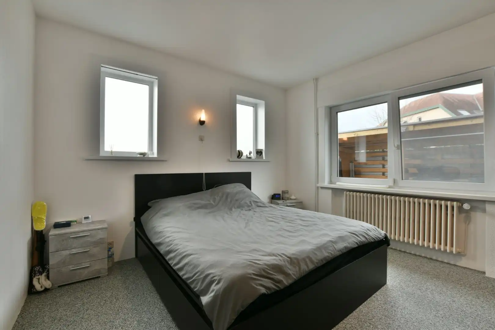 Instapklare en volledig gerenoveerde bungalow met 3 slaapkamers, tuin en garage vlak bij bos en centrum van De Haan foto 6