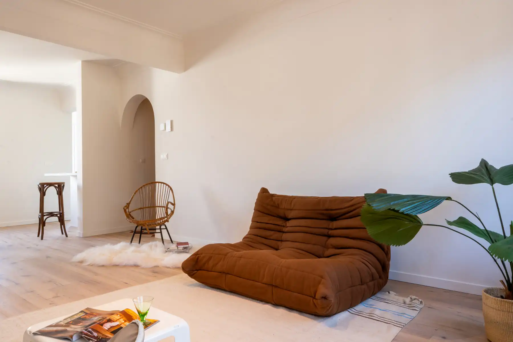 Opbrengsteigendom met 3 appartementen, tuin en garagebox foto {{pictureIndex}}