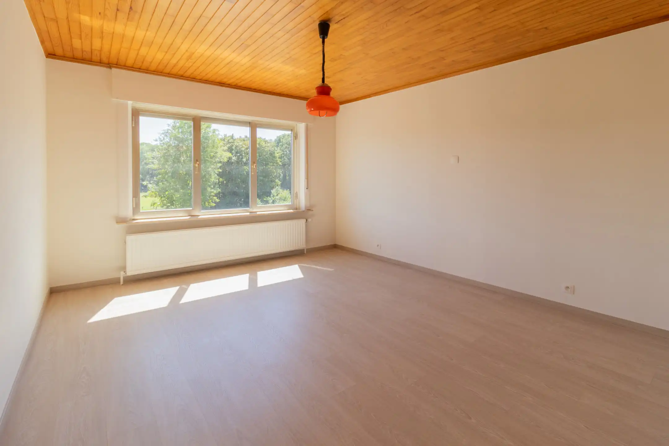 KORTENBERG- zeer ruime driegevel-woning op perceel van 11a foto 10