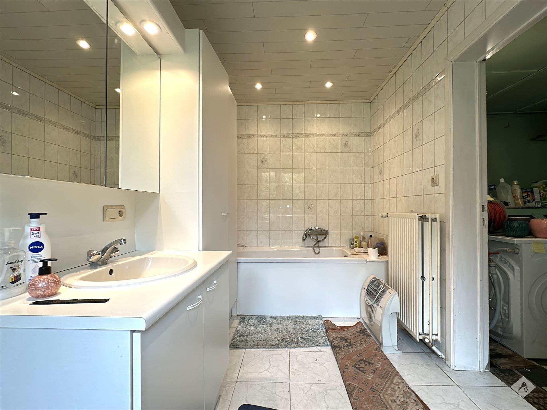 Charmante op te frissen woning met veel potentieel foto 7