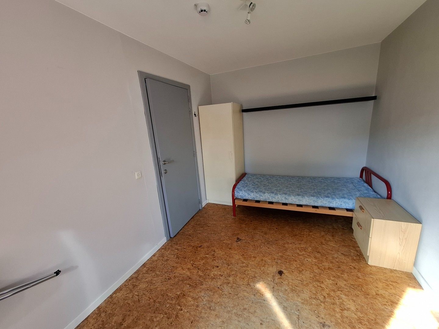 STUDENTENKAMER (geen domicilie mogelijk!) met fietsenstalling op binnenkoer. foto 31