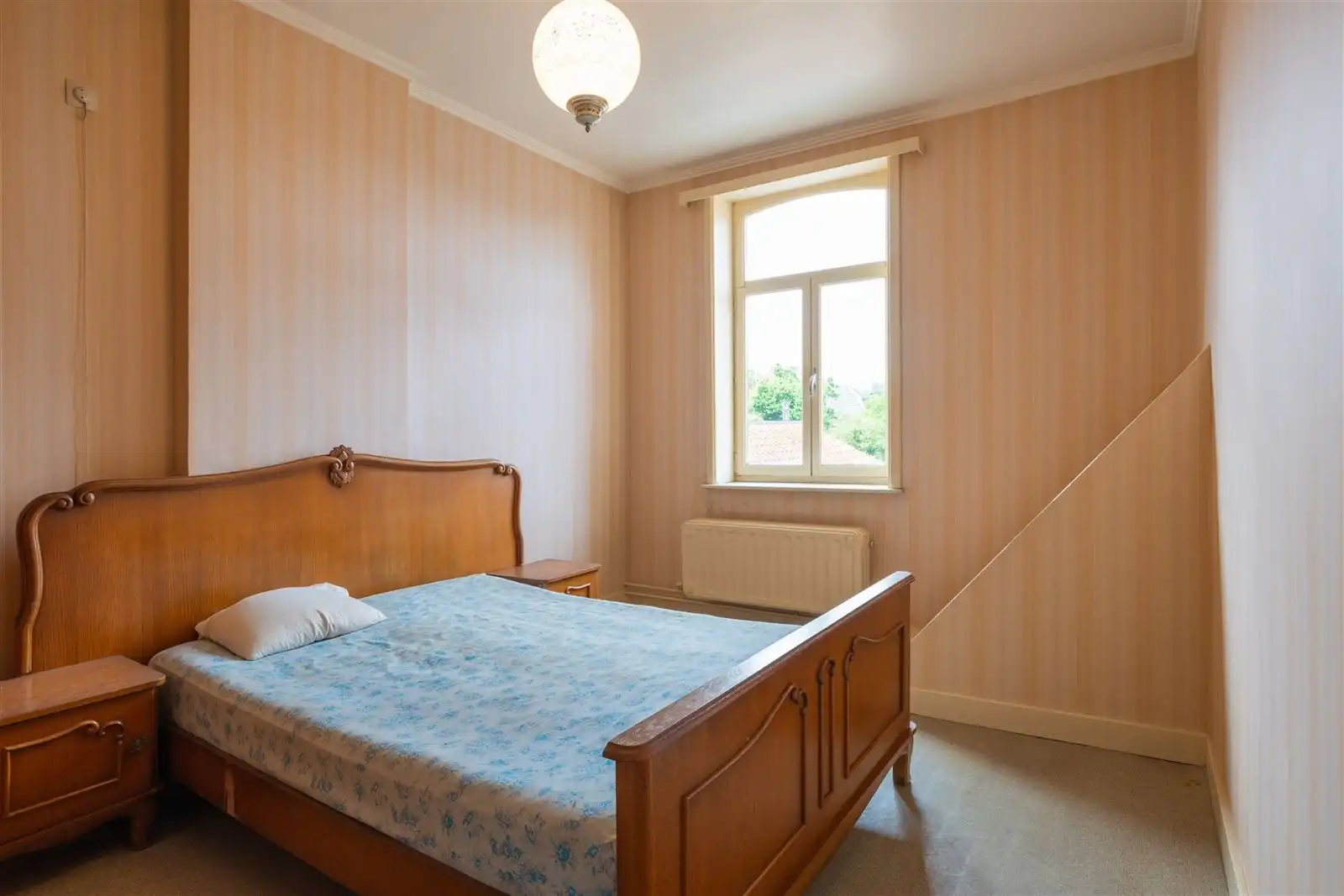 Te renoveren woning met ruime garage in centrum Zottegem! foto 12