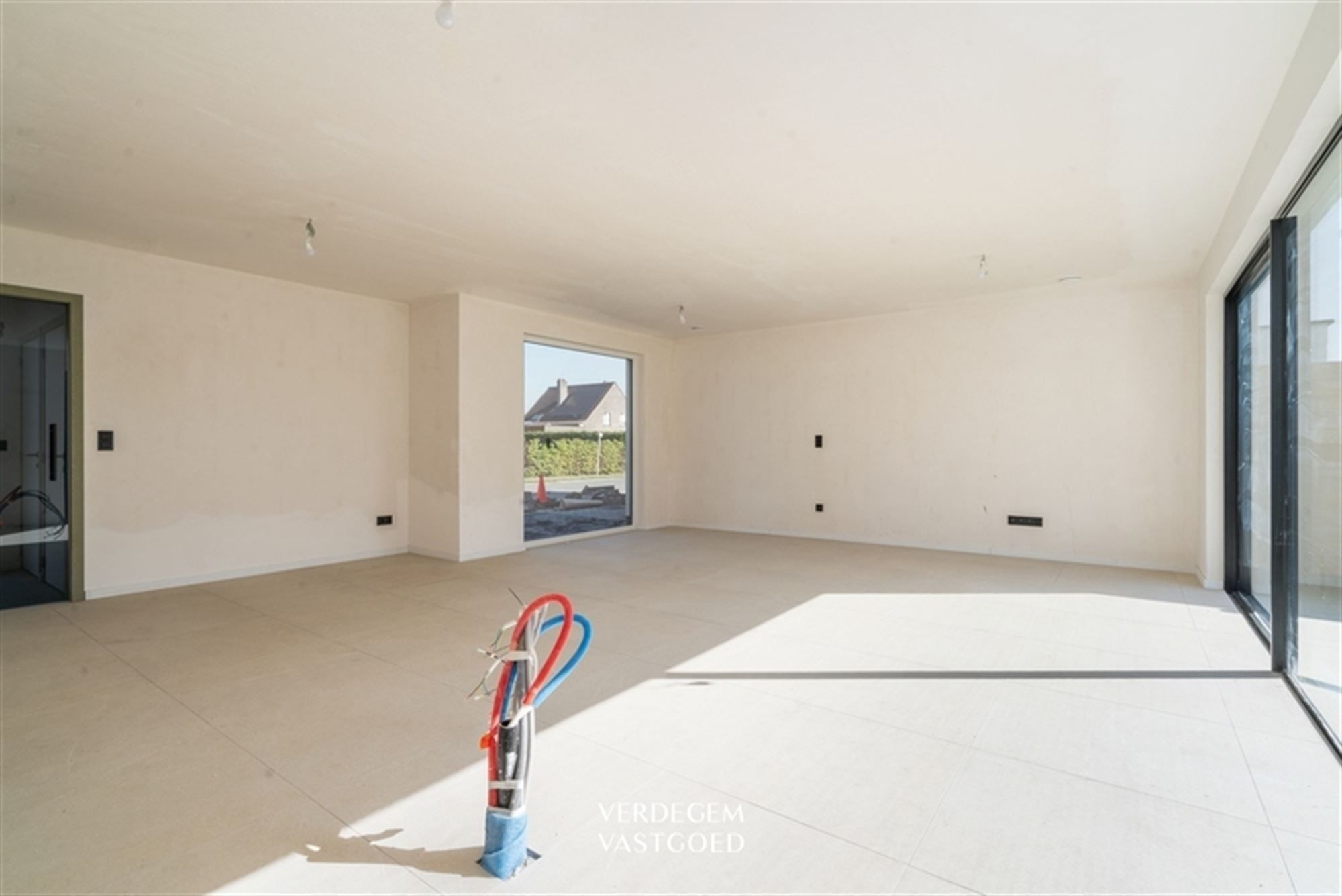 Prachtige nieuwbouwwoning met 4 slaapkamers en zuid tuin foto 3