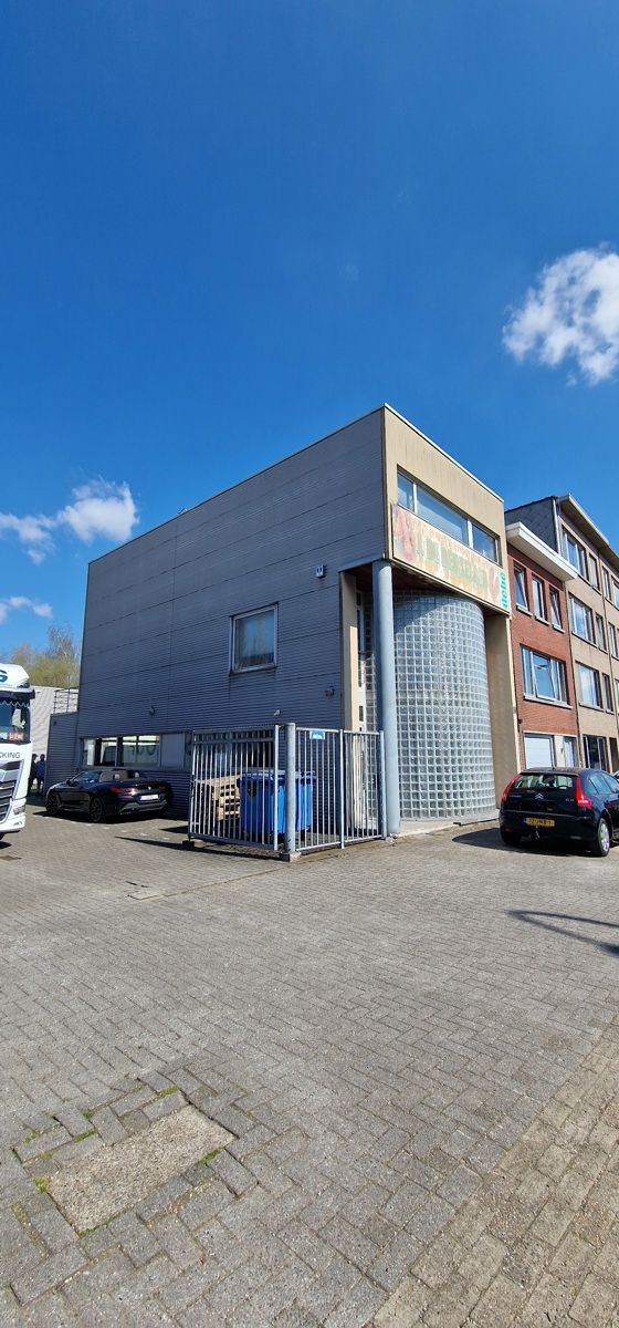 Grote magazijnruimte/atelier met kantoor te koop in Deurne  foto 89