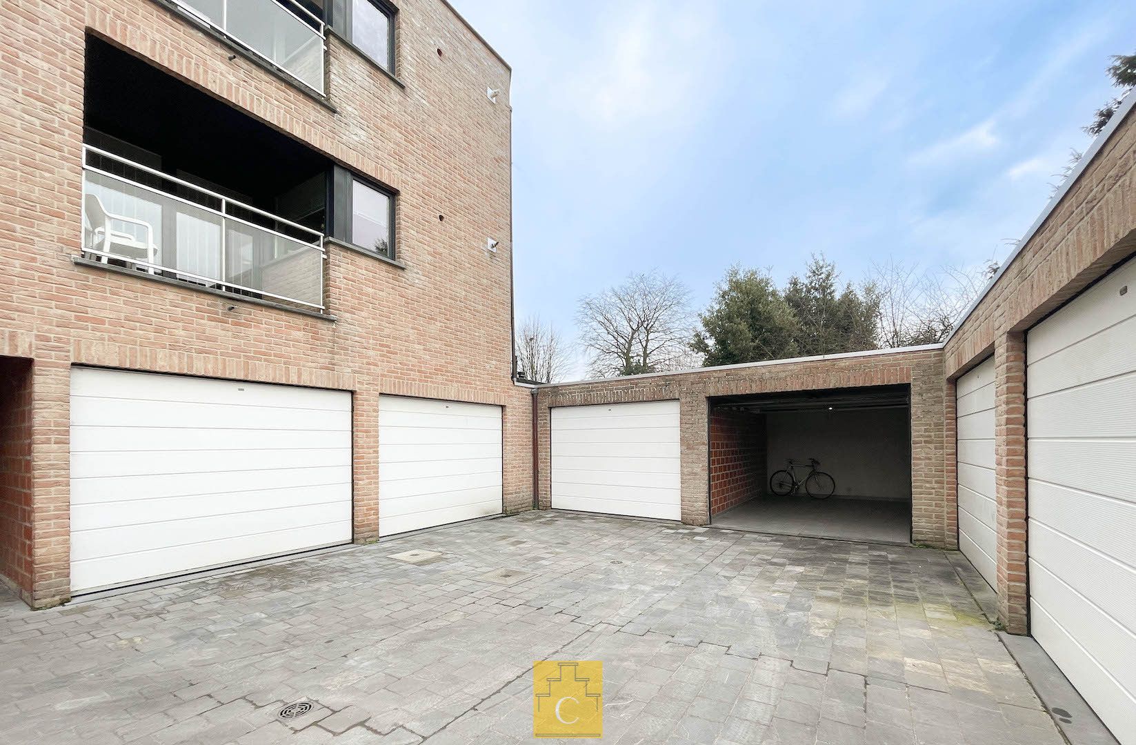 Rustig gelegen appartement met garage nabij winkels en Brugse binnenstad foto 23