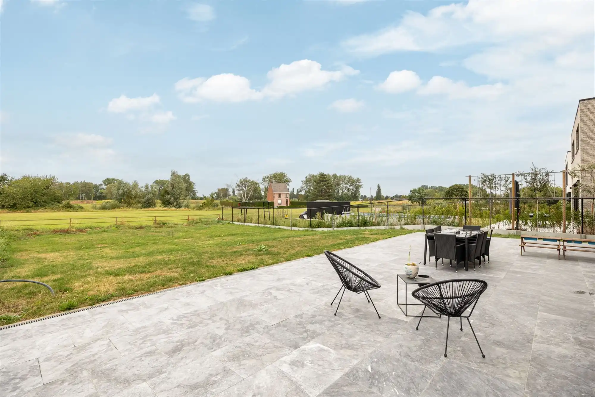 Moderne villa met 5 slaapkamers, ruime tuin en garage  foto 24