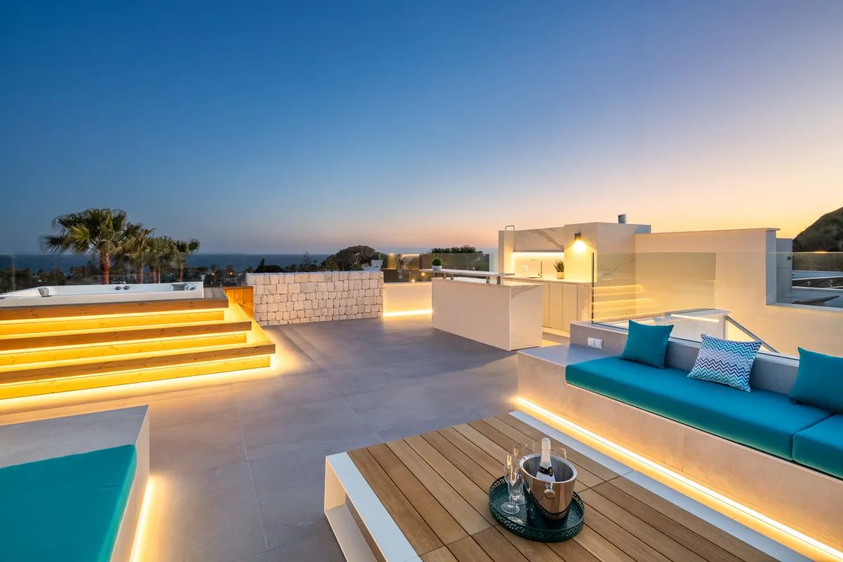 Exclusieve Award-winnende villa in Marbesa: luxe wonen op slechts stappen van het strand! foto 11