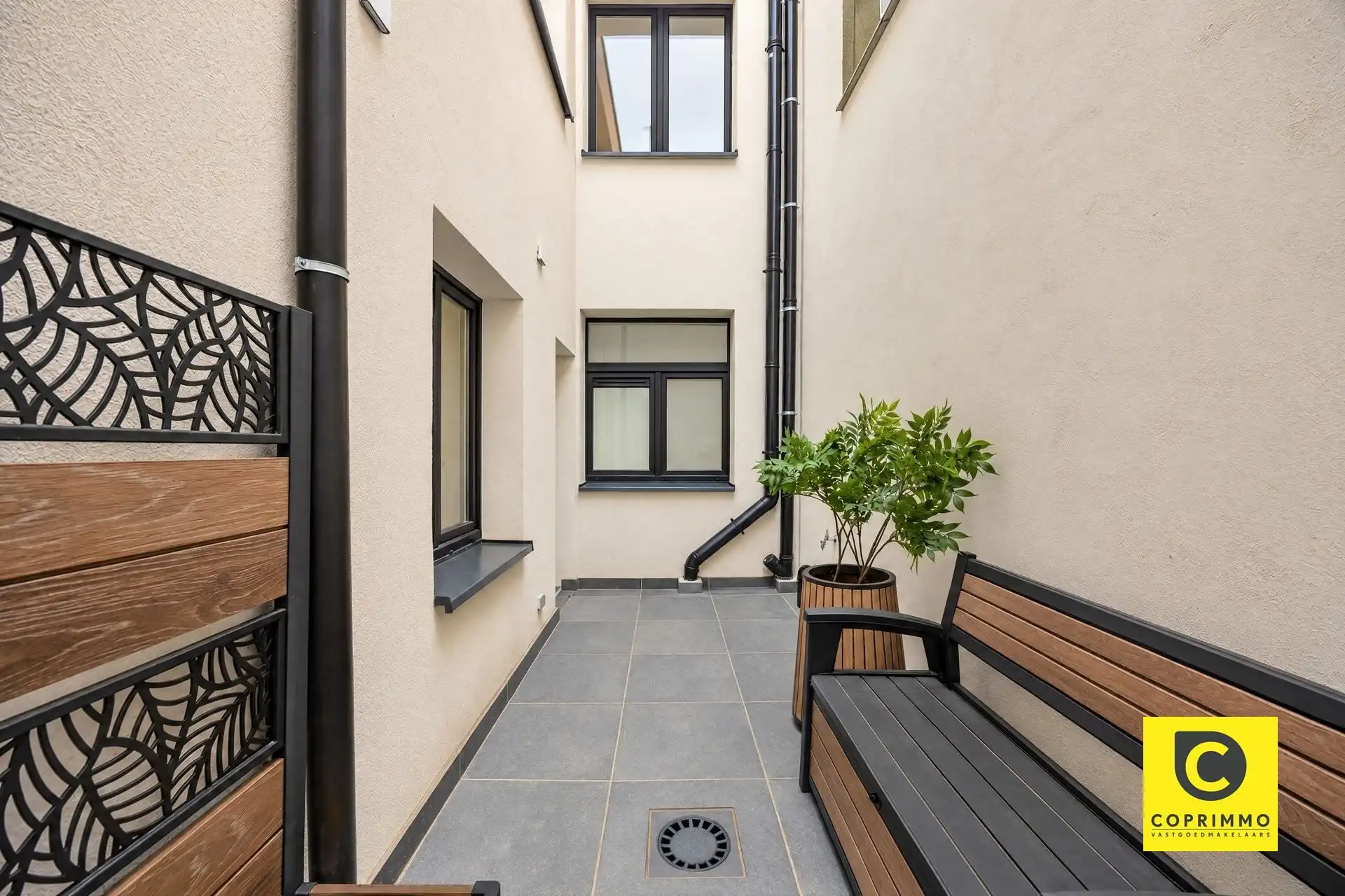 Gerenoveerd pareltje met 3 slpks, stadskoer &  garage te Groenenhoek! foto 6
