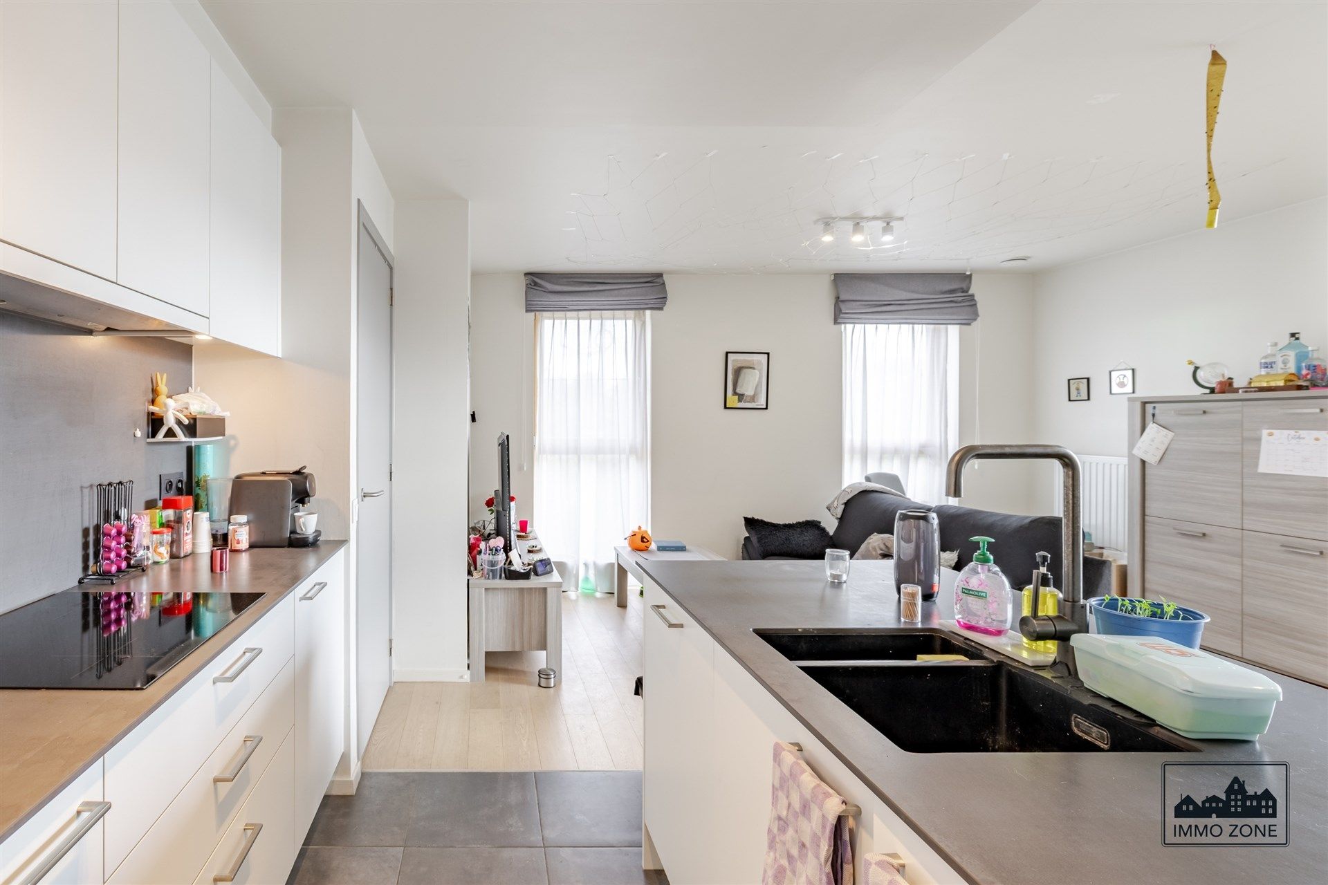 Recent gebouwd 2- slaapkamer appartement met 2 autostaanplaatsen foto 4