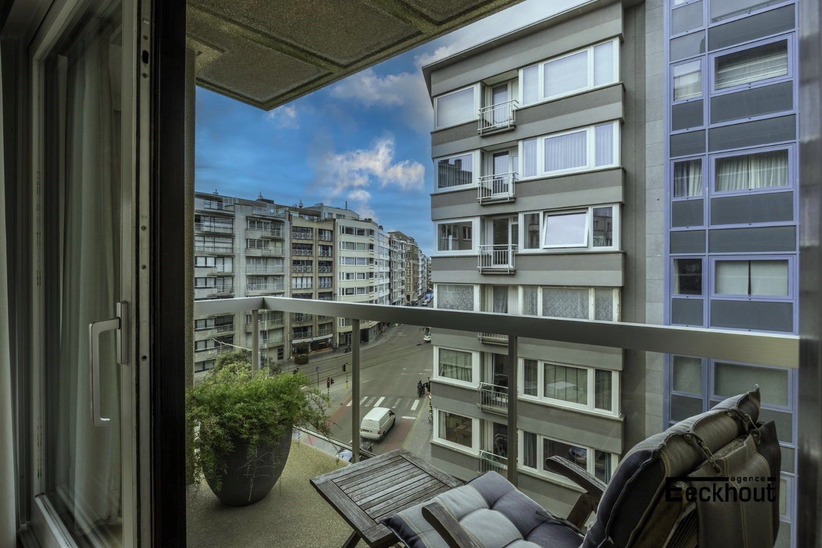 Uitzonderlijk ruim appartement met 3 terrassen op 50 meter van het strand! foto 8