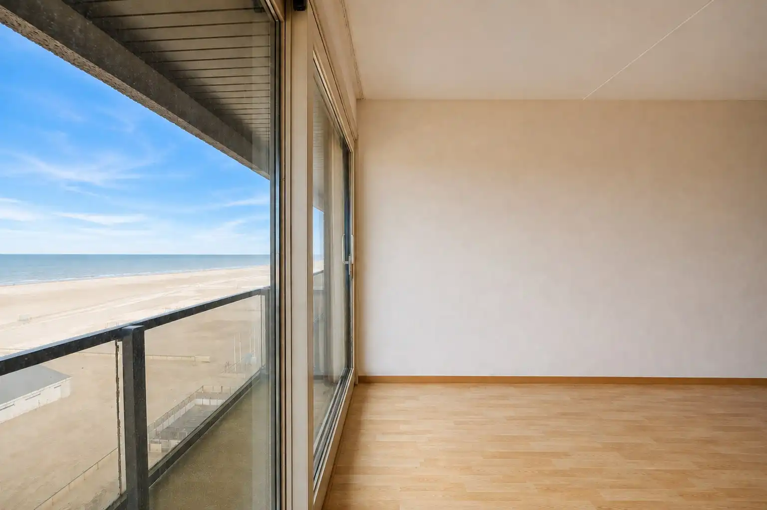 Appartement met frontaal zeezicht. foto 2