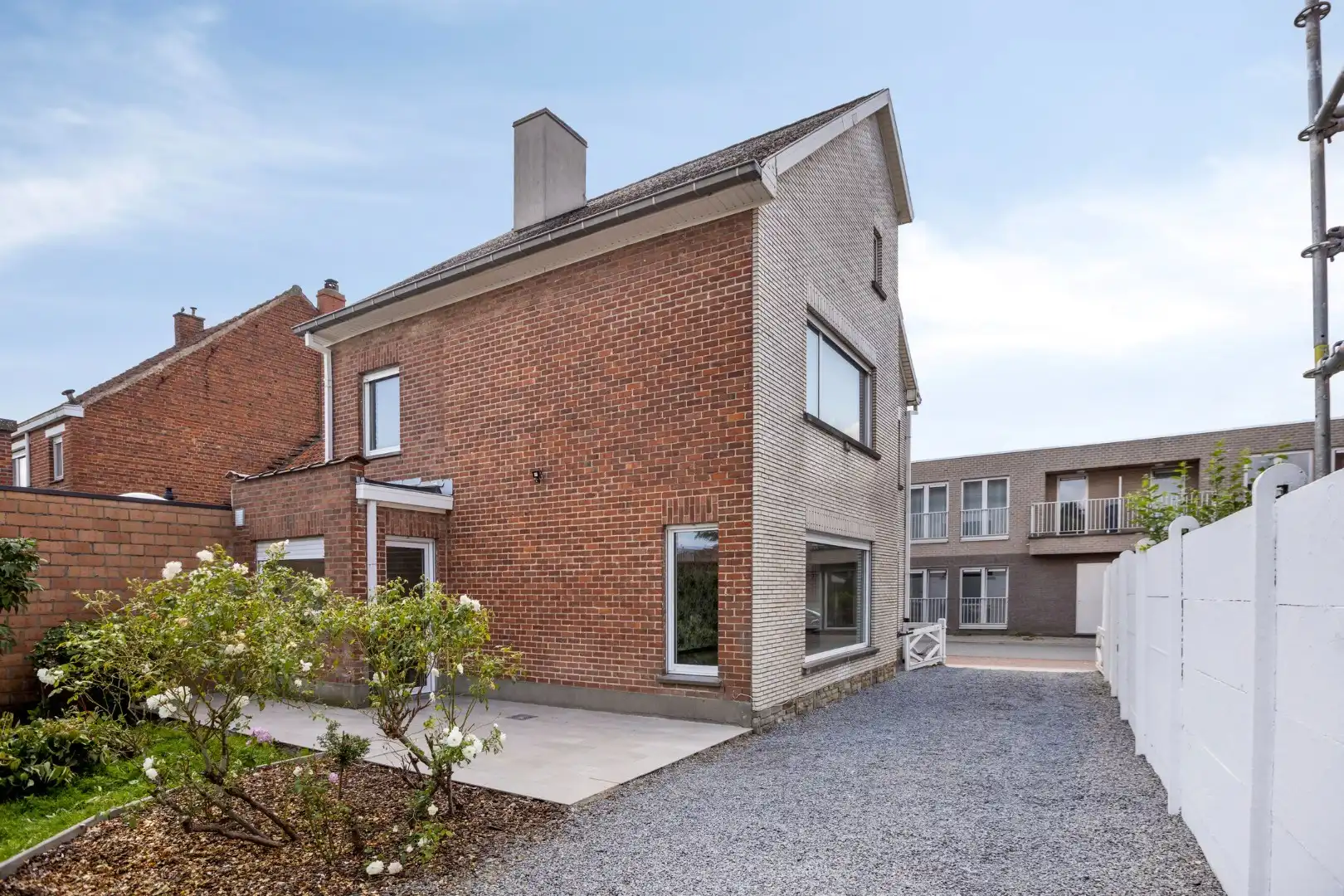 Leuke, halfopen woning met 3 slaapkamers, garage en tuin! foto 23