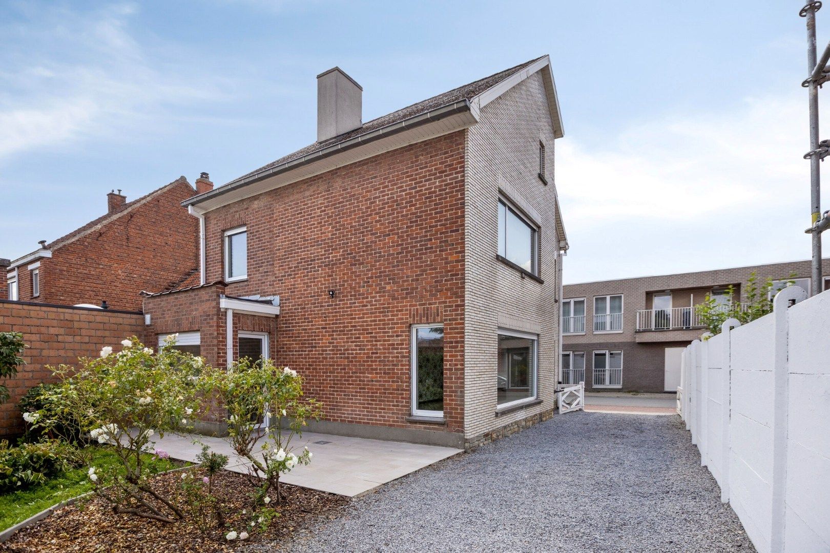 Leuke, halfopen woning met 3 slaapkamers, garage en tuin! foto 23