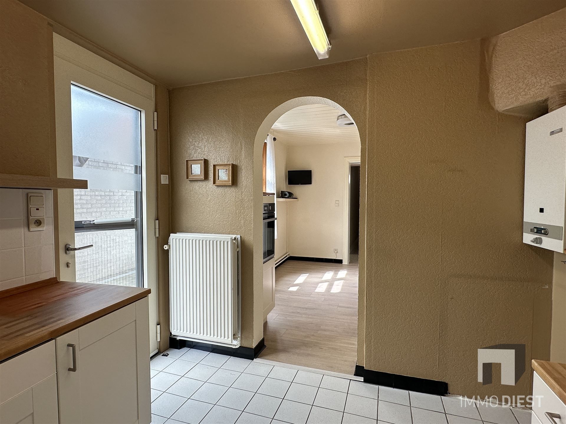 Knappe woning met 3 ruime slaapkamers en mooie tuin - instapklaar foto 6