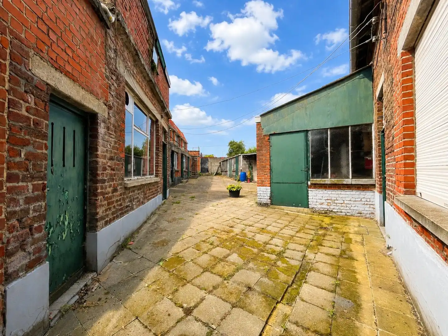 Moorslede - Te renoveren woning op ruim perceel van 537 m² foto 7