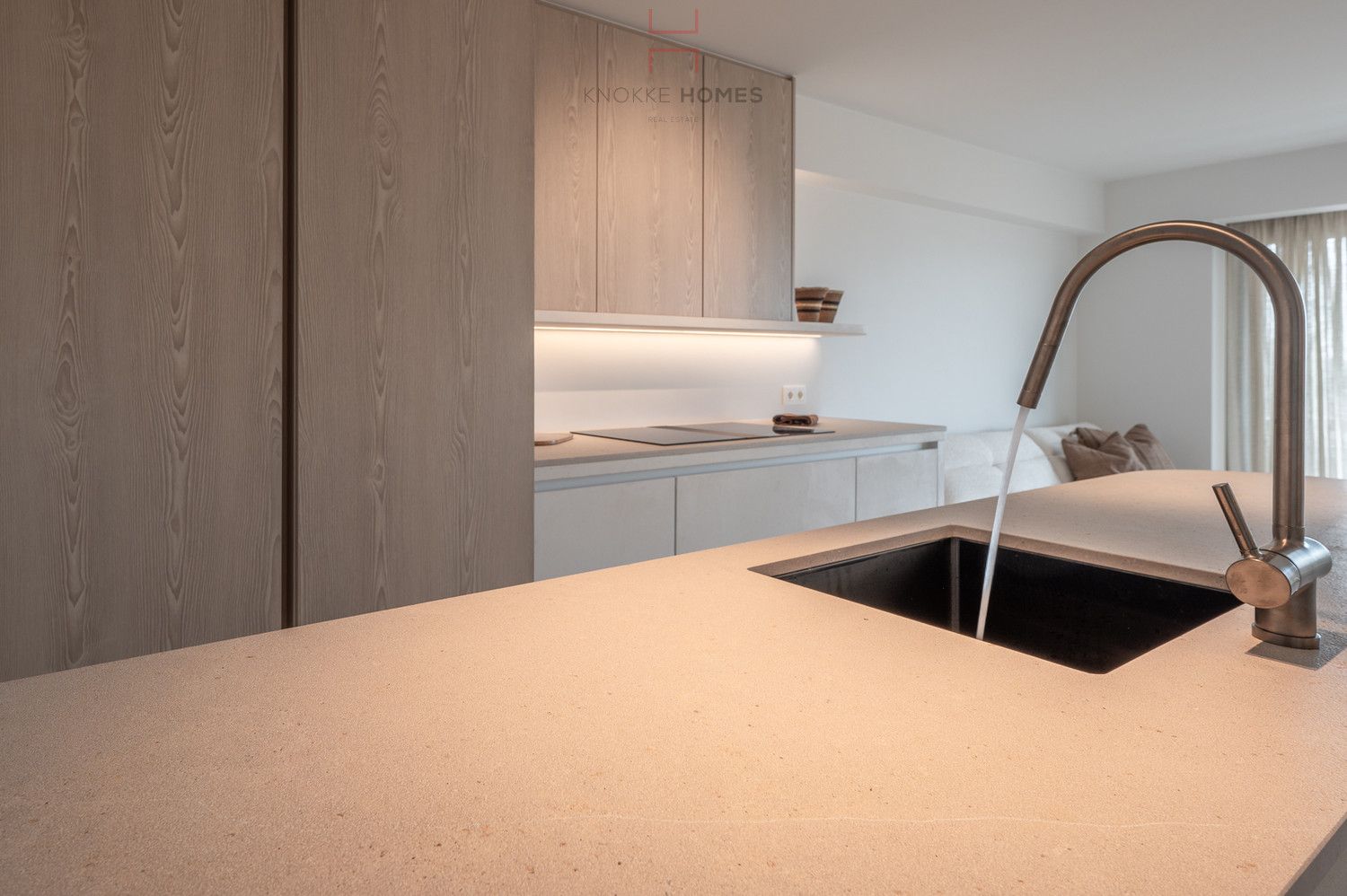 Luxueus gerenoveerd appartement op de zeedijk aan de zeilclub Anemos in Duinbergen foto 8