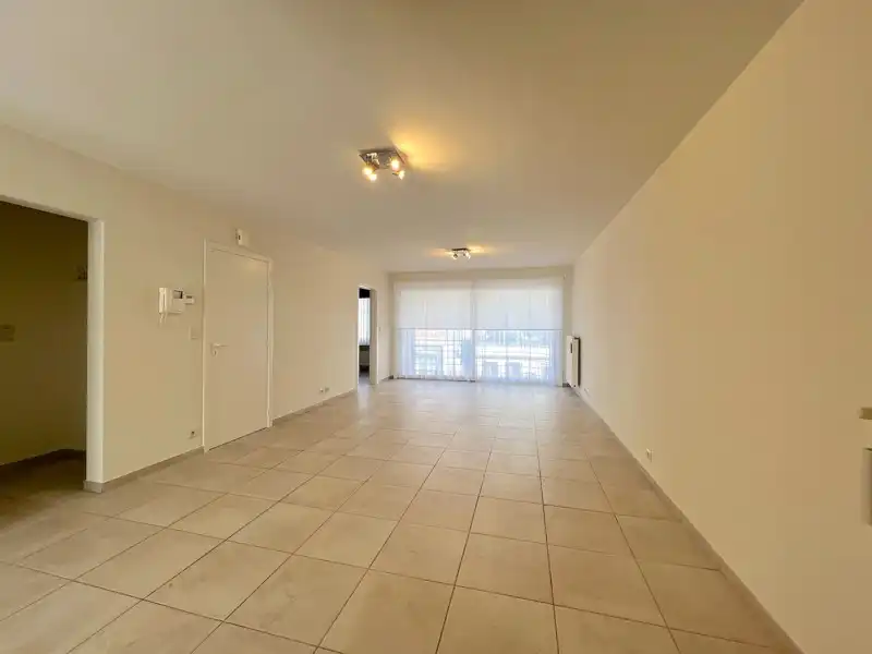 APPARTEMENT MET AUTOSTAANPLAATS te TORHOUT foto 2