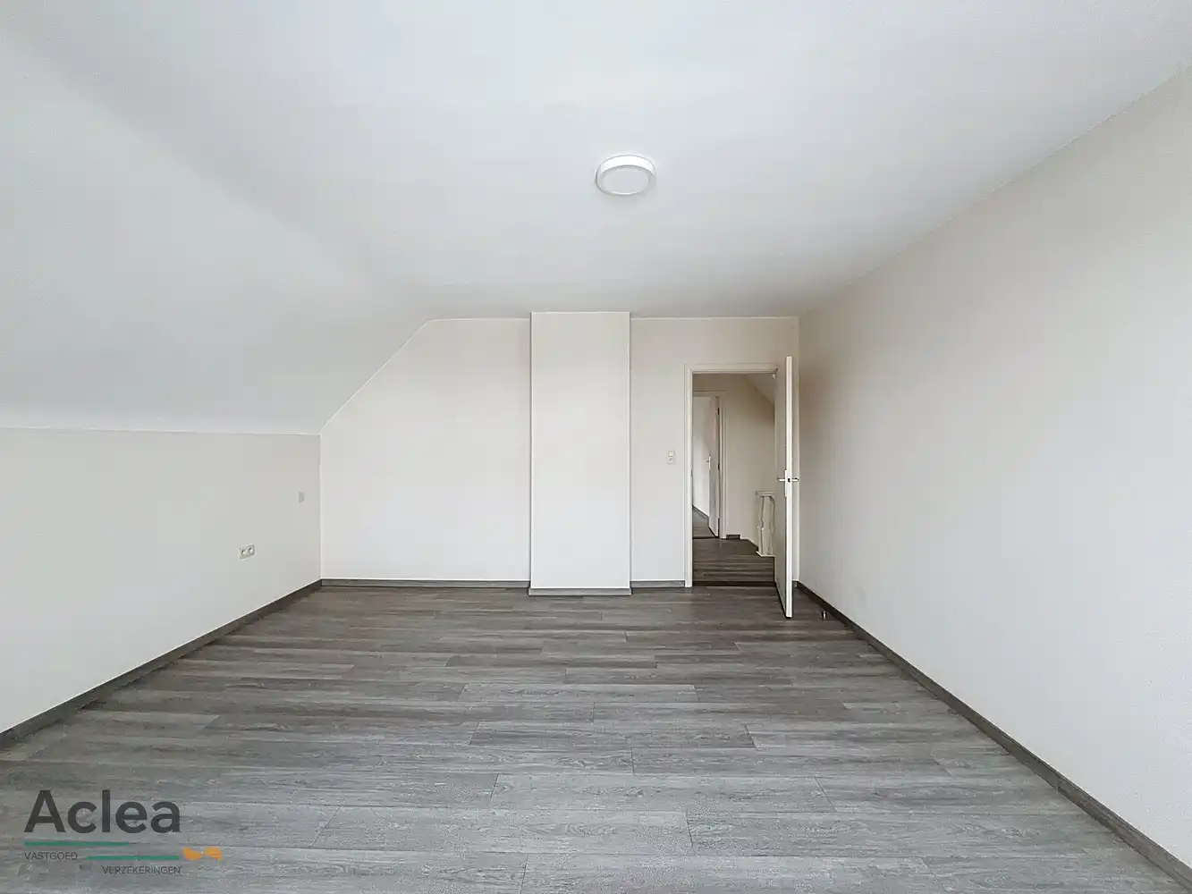 Comfortabele woning met ruime loods foto 14