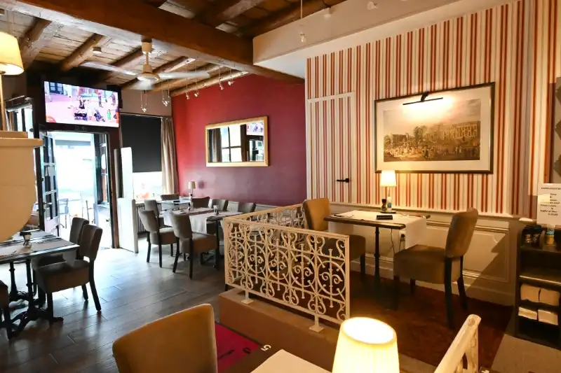 Karaktervolle handelswoning met woonst op toplocatie in het centrum van Deinze foto 6