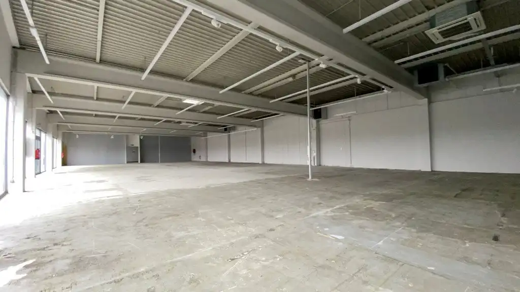 Baanwinkel te huur in de Puitvoetstraat in Sint-Niklaas foto 5