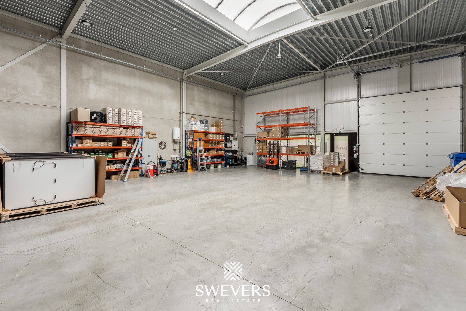 Functionele industriehal met drie autostaanplaatsen te Ham foto 7