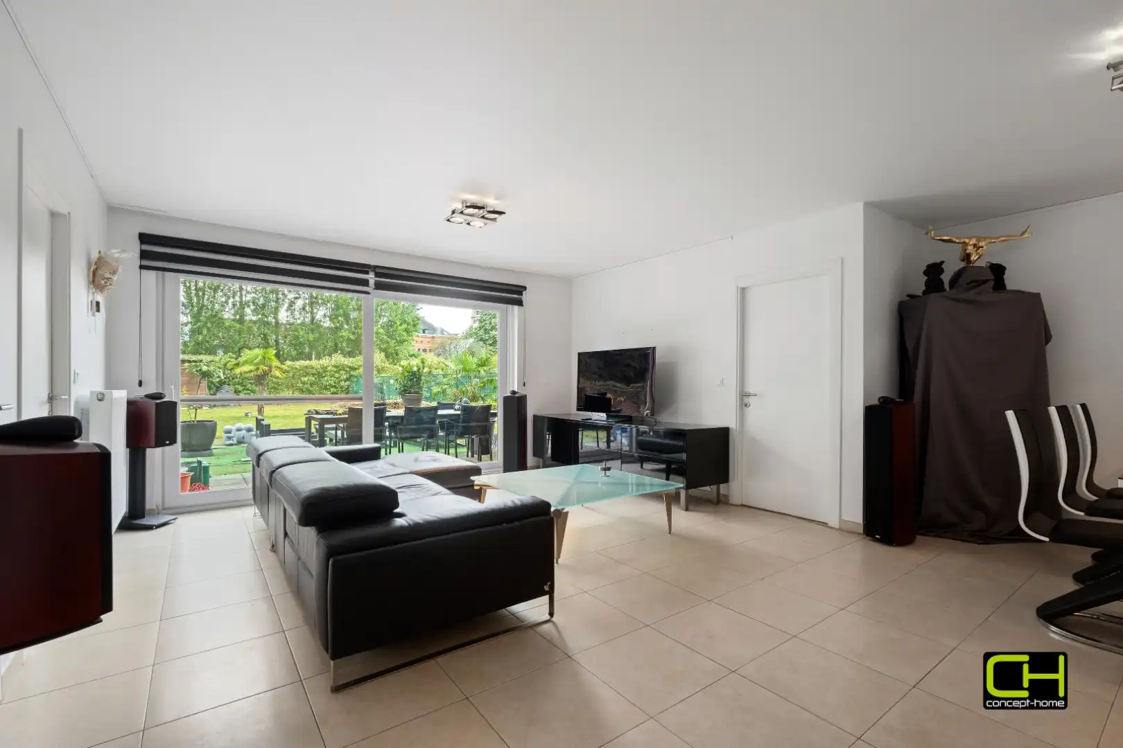 Gelijkvloers energiezuinig appartement met privé tuin en twee slaapkamers foto {{pictureIndex}}