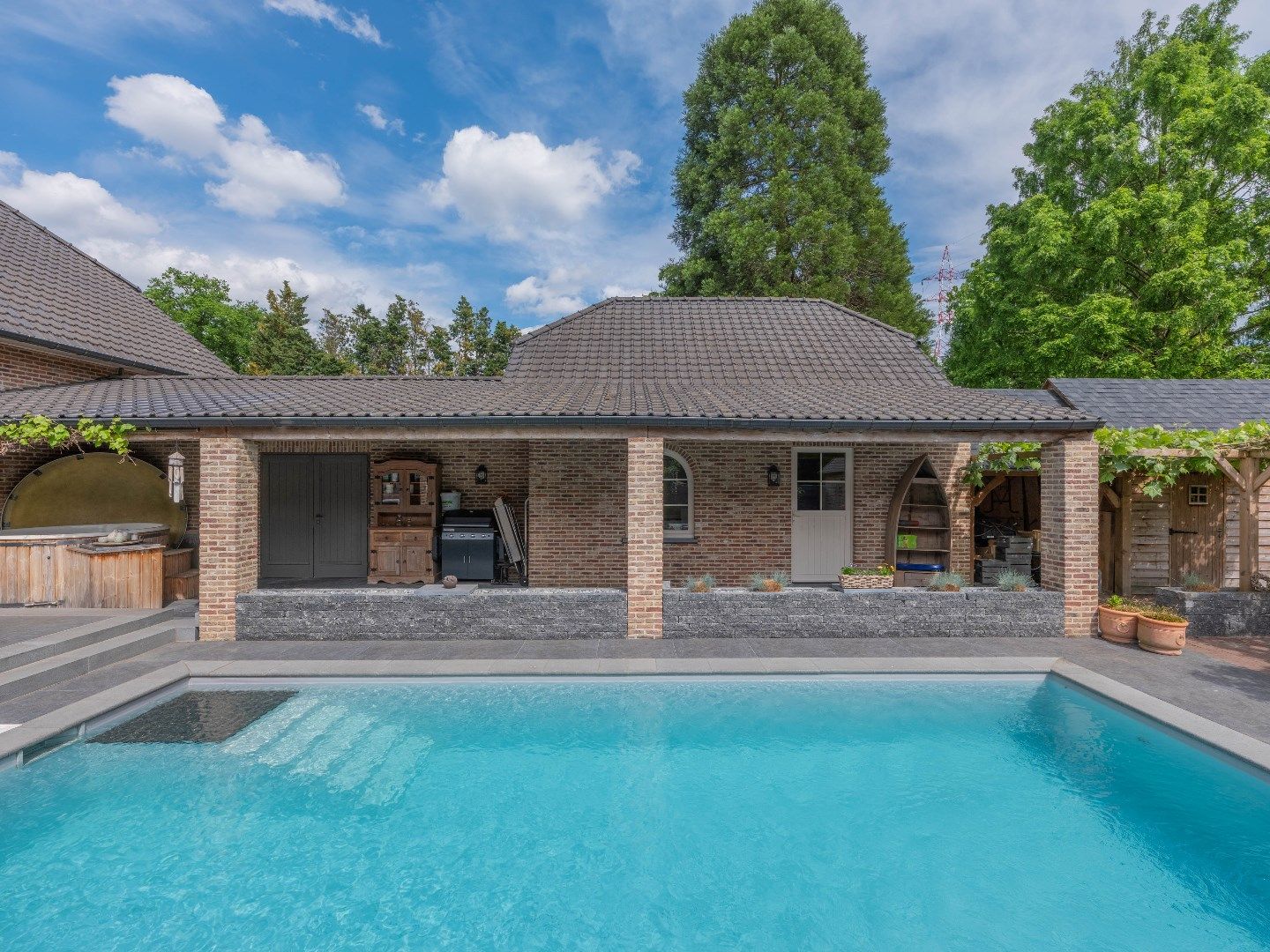 Luxueuze villa met prachtige tuin met zwembad foto 27