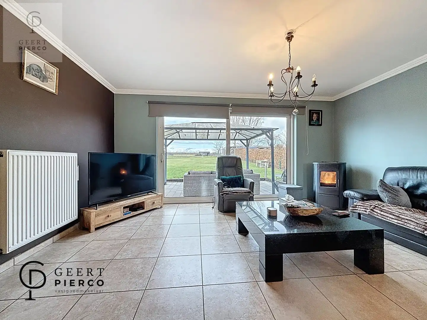 Knappe villa op 22are 93ca foto 9