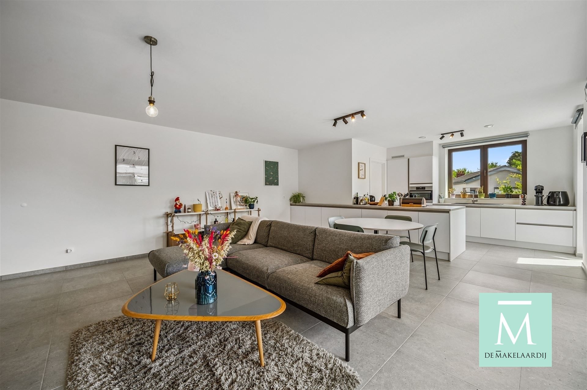 Energiezuinig nieuwbouwappartement met 3 slaapkamers en terras foto {{pictureIndex}}