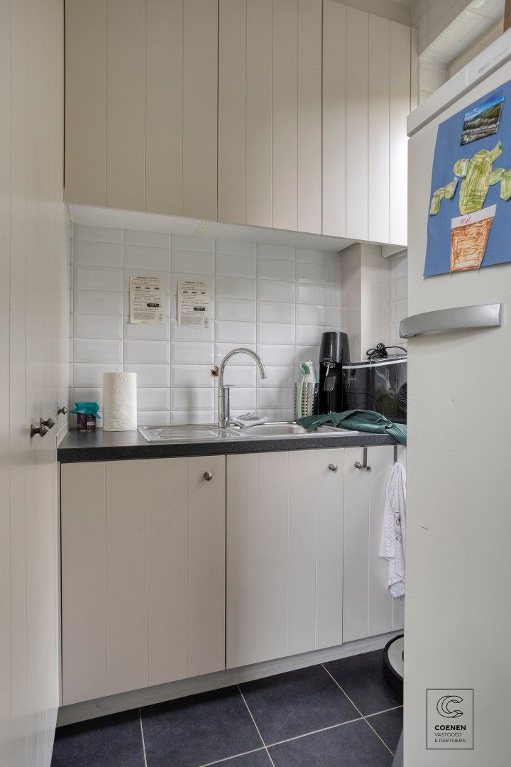 Prachtige woning met een bew. opp. van 302 m², 6 slpk, 3 bk en prachtige tuin met zwembad  foto 14